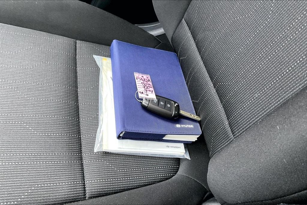 2025 Hyundai Venue SE