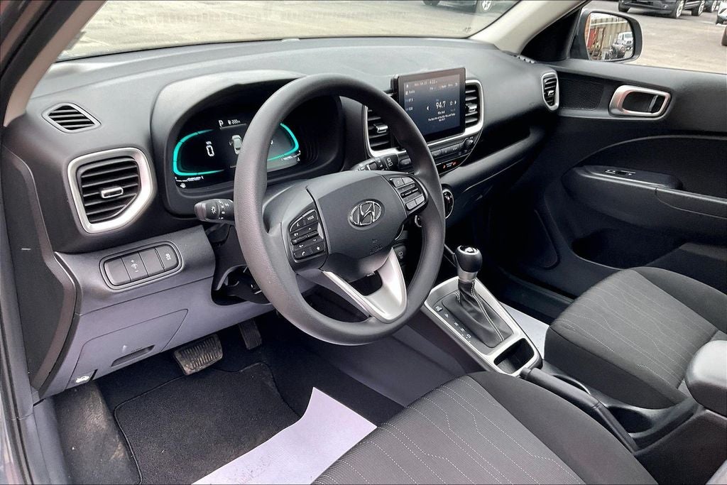2025 Hyundai Venue SE