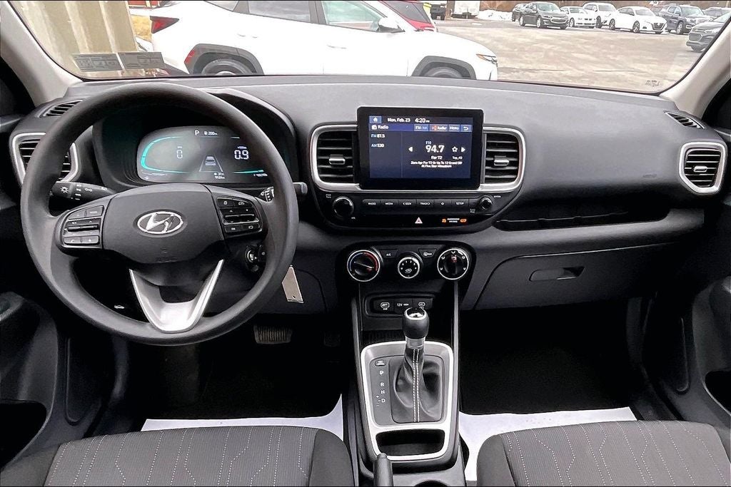 2025 Hyundai Venue SE