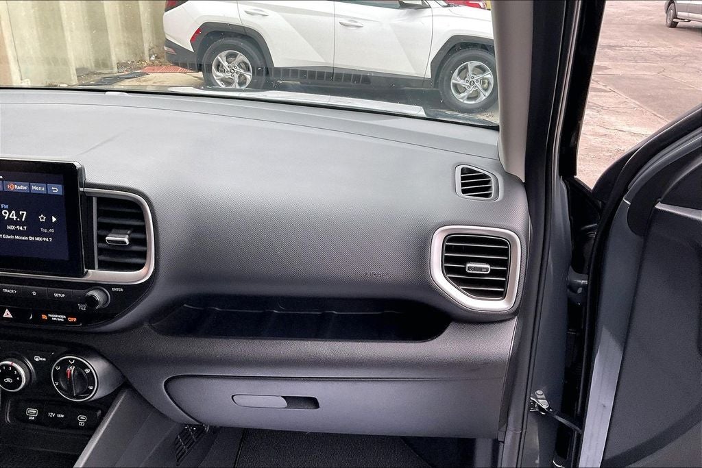 2025 Hyundai Venue SE