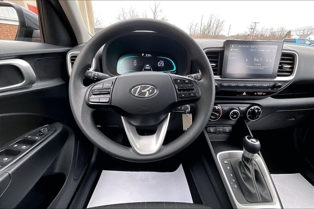 2025 Hyundai Venue SE