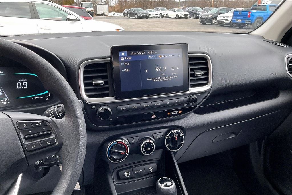 2025 Hyundai Venue SE