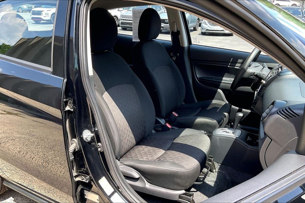 2024 Mitsubishi Mirage ES
